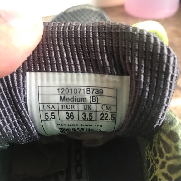 Brooks Revenna 3 Running shoe women’s size 5.5 - Picture 6 of 8